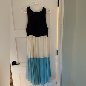 Colorblck tiered midi dress size large